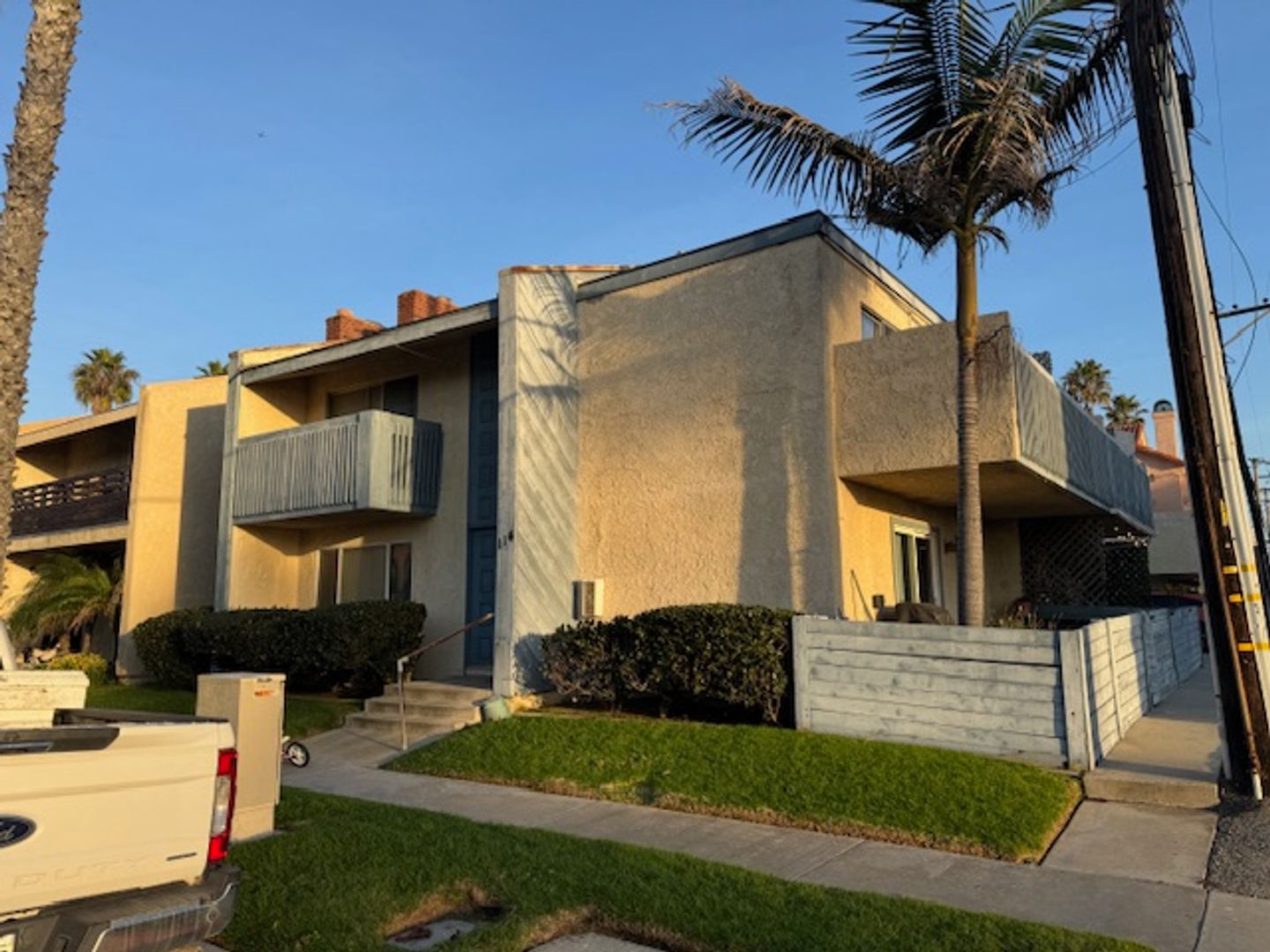 HUNTINGTON BEACH Apartment: 114 20TH ST