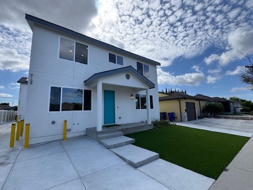 Stunning Brand New 4 bed 3 bath in Lakewood With Parking, A/C, and Laundry Hookups! – photo 1