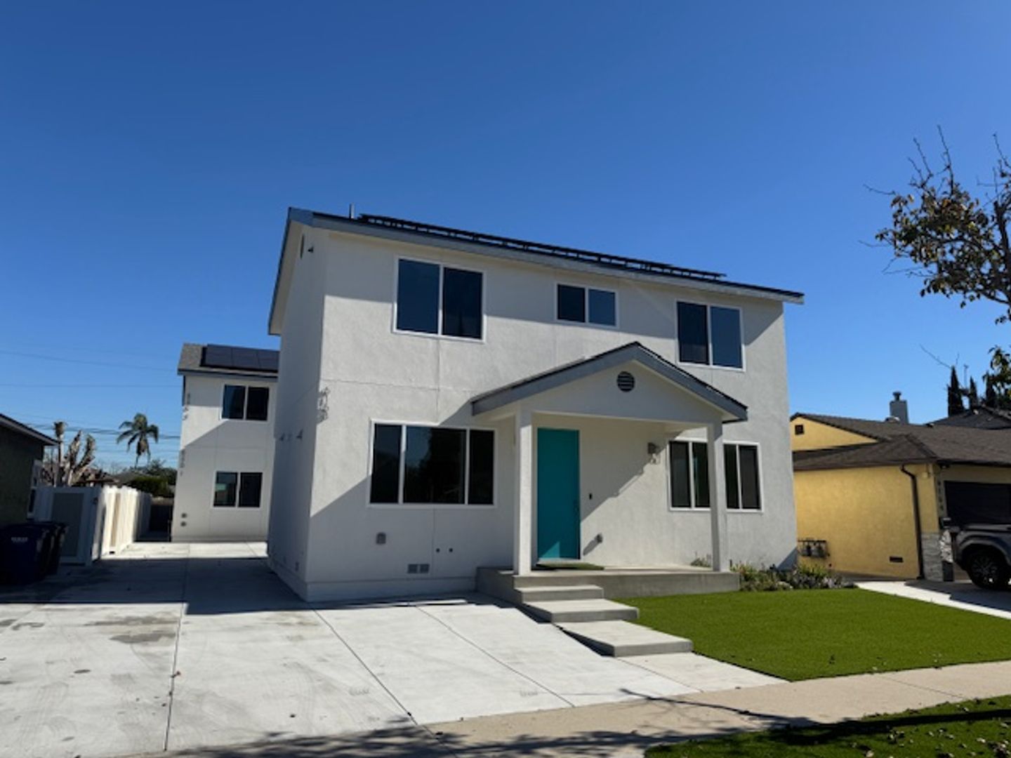 LAKEWOOD Apartment: 6170 BRIERCREST AVE