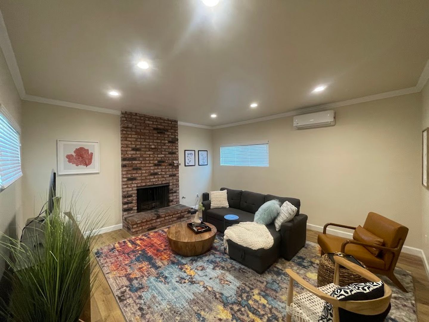 COMPTON Apartment: 1813 W ARBUTUS ST