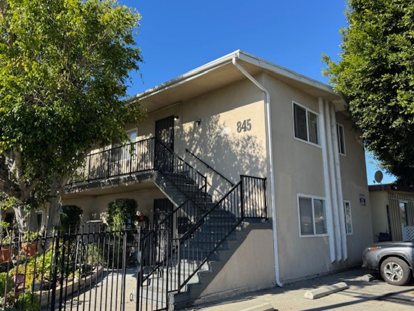 LONG BEACH Apartment: 825-845 E WARDLOW RD