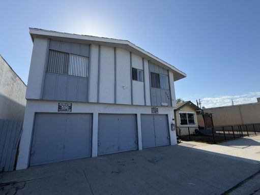 Renovated 2 bed 1 bath centrally located – photo 1