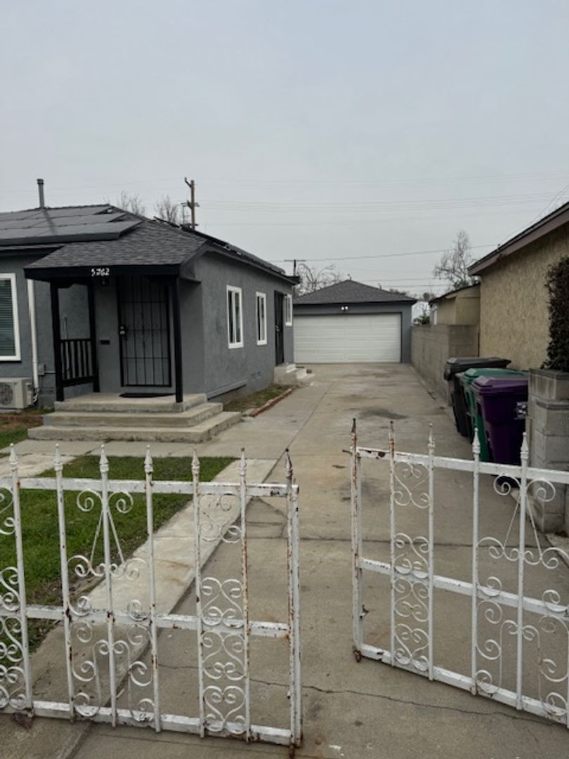 LONG BEACH Apartment: 5762 CEDAR AVE