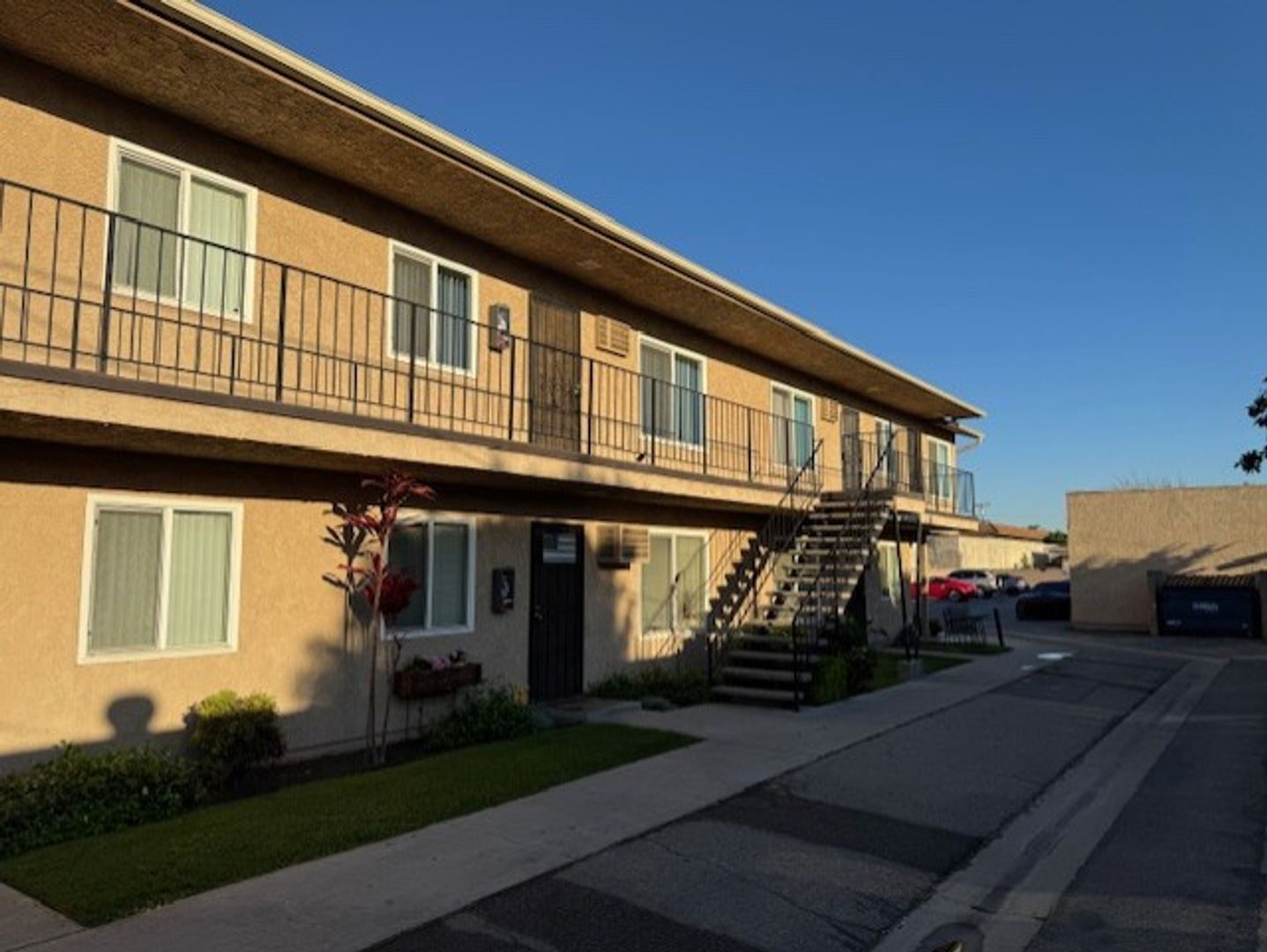 BELLFLOWER Apartment: 9421 CEDAR ST