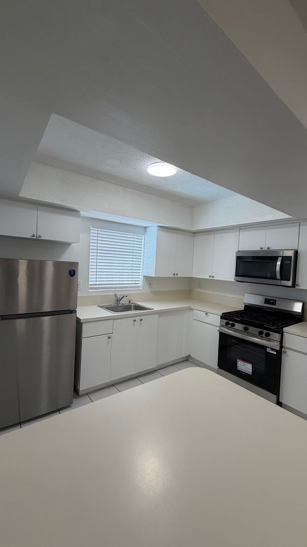 Miami Apartment: 11950 NE 2nd Avenue
