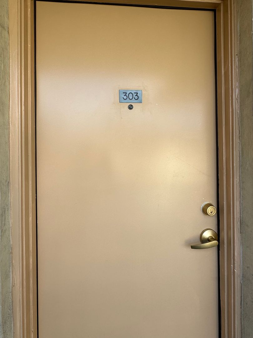 Miami Apartment: 11950 NE 2nd Avenue