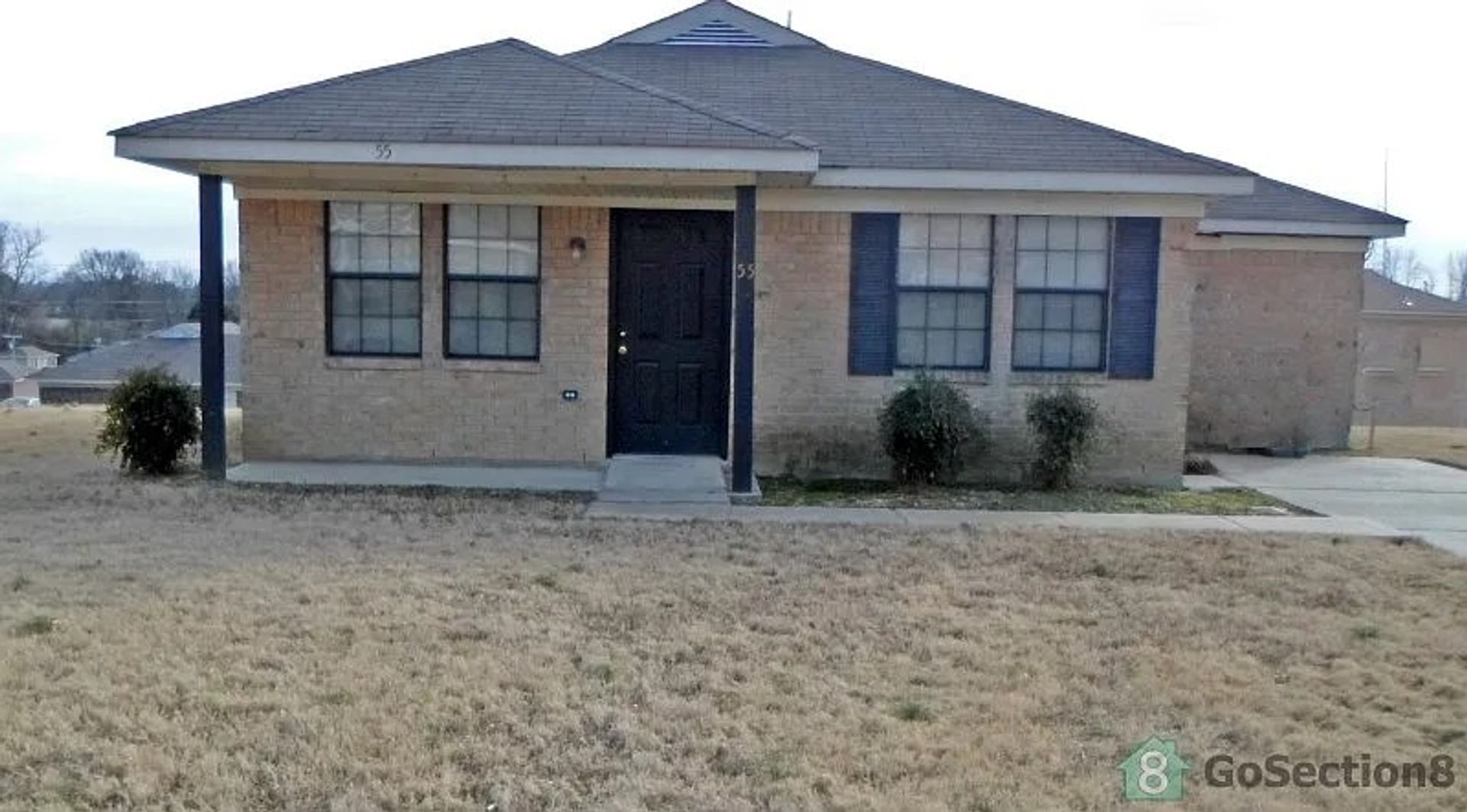 Ripley Apartment: 25 Geoffrey Ave