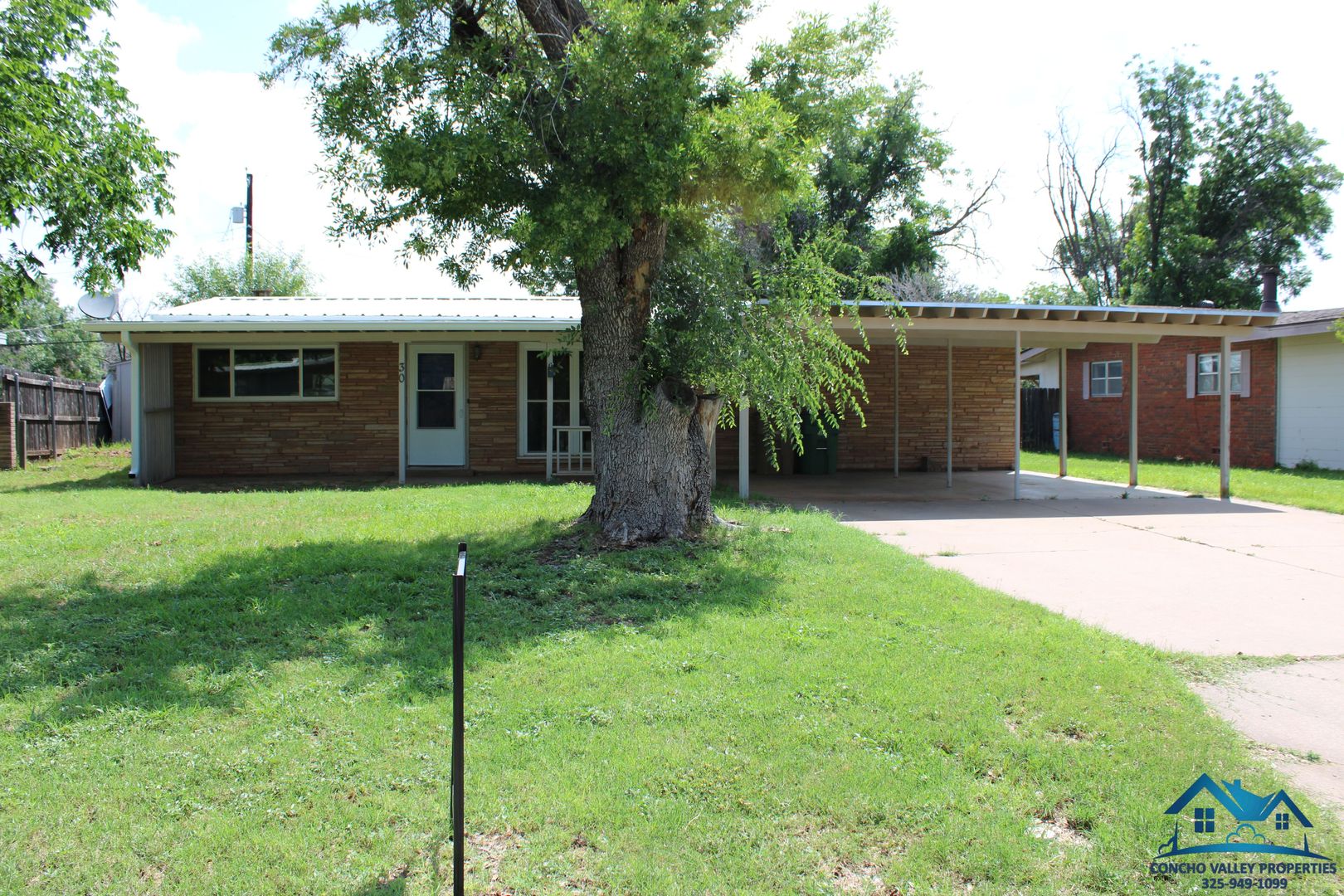 San Angelo House: 30 Clare Dr