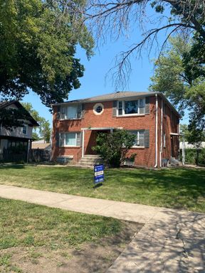 Sharp Garden-Level 2 Bedroom Apartment – Stylish Updates & Great Location - $300 Off Move In Special – photo 1