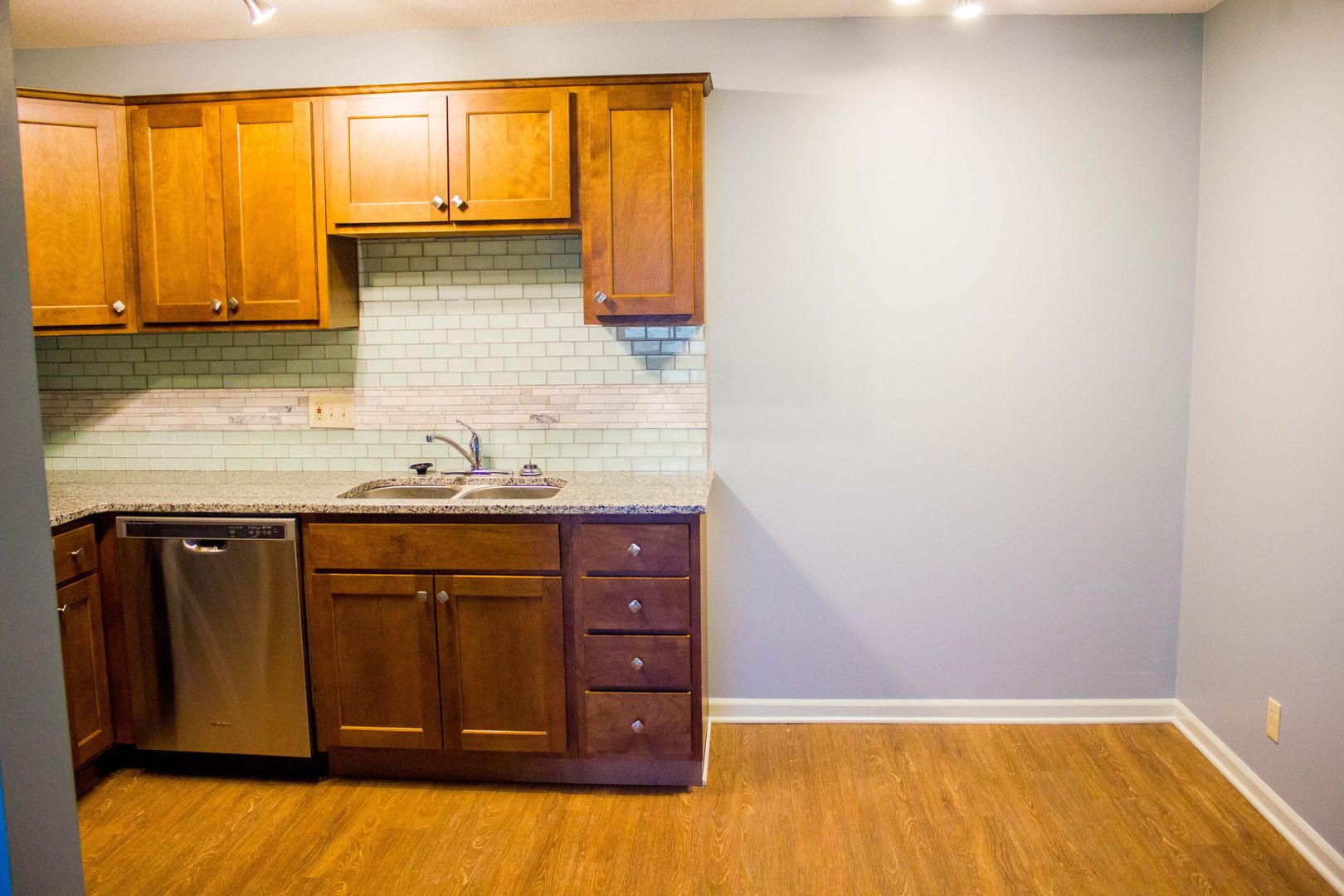 Lincoln Apartment: 2430 Q Street