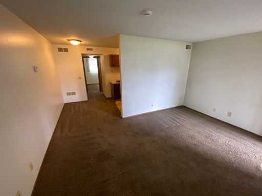 1 Bedroom Garden-Level Apartment | $300 Off Move-In! – photo 1