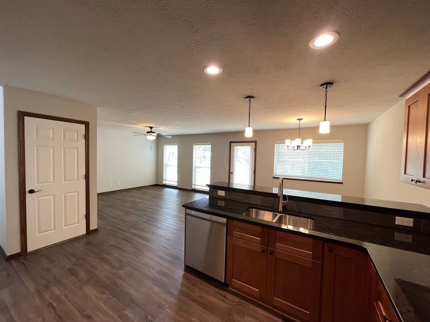 Lincoln Apartment: 88th and Holdrege