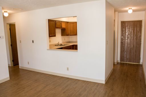 Hepburn Square - Close to Campus Beautiful 2 bedroom/1 bath with Balcony – photo 1
