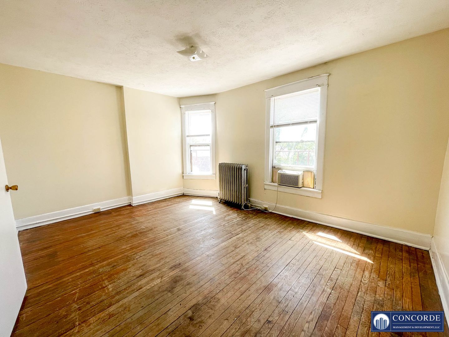 Lincoln Apartment: 1111-1119 H St