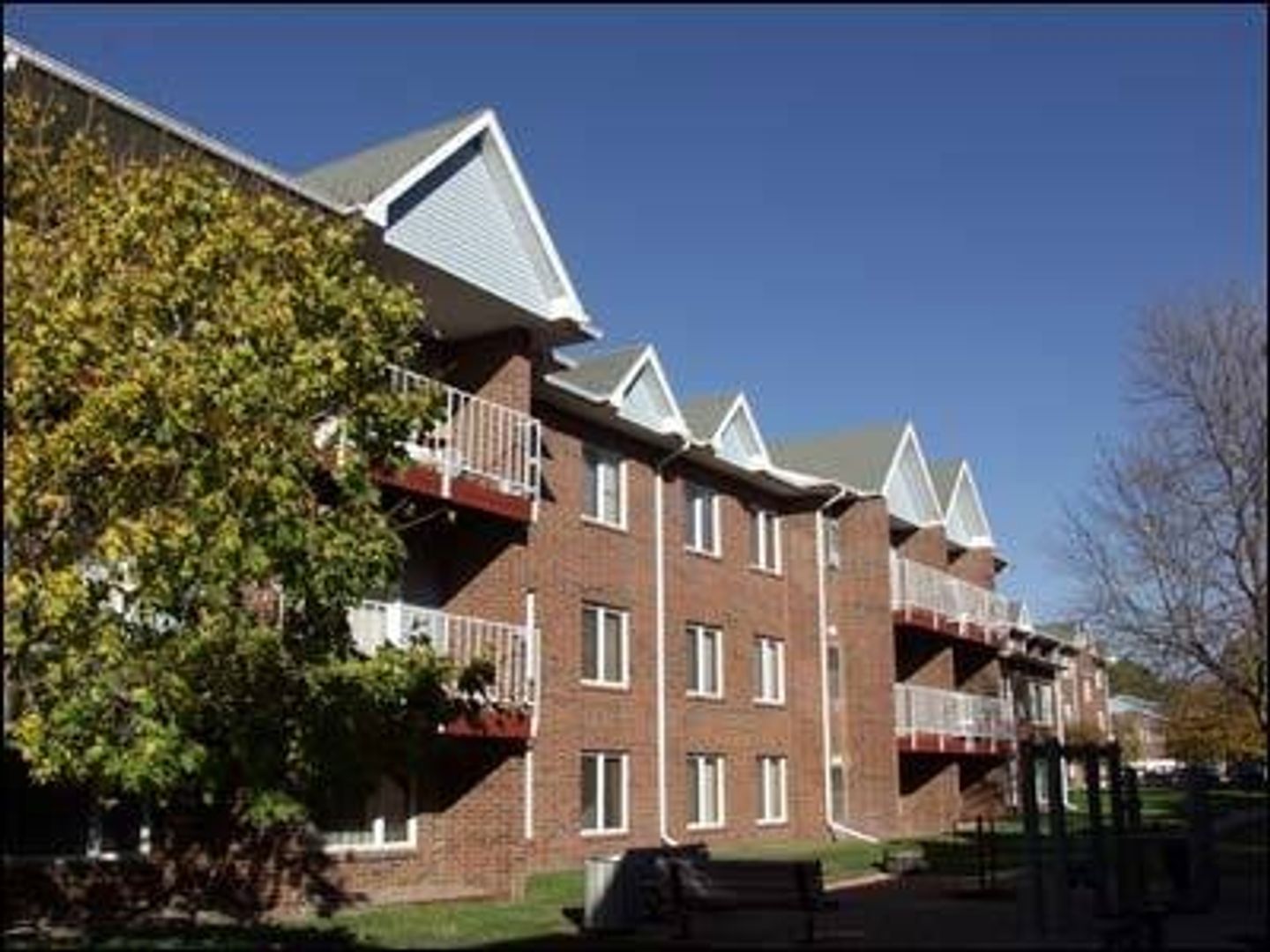 Lincoln Apartment: Vine Street Apts. LLC