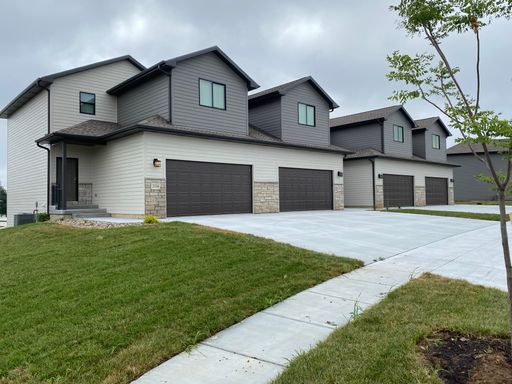 4 Bedroom Townhomes - Short Drive to Campus! – photo 1