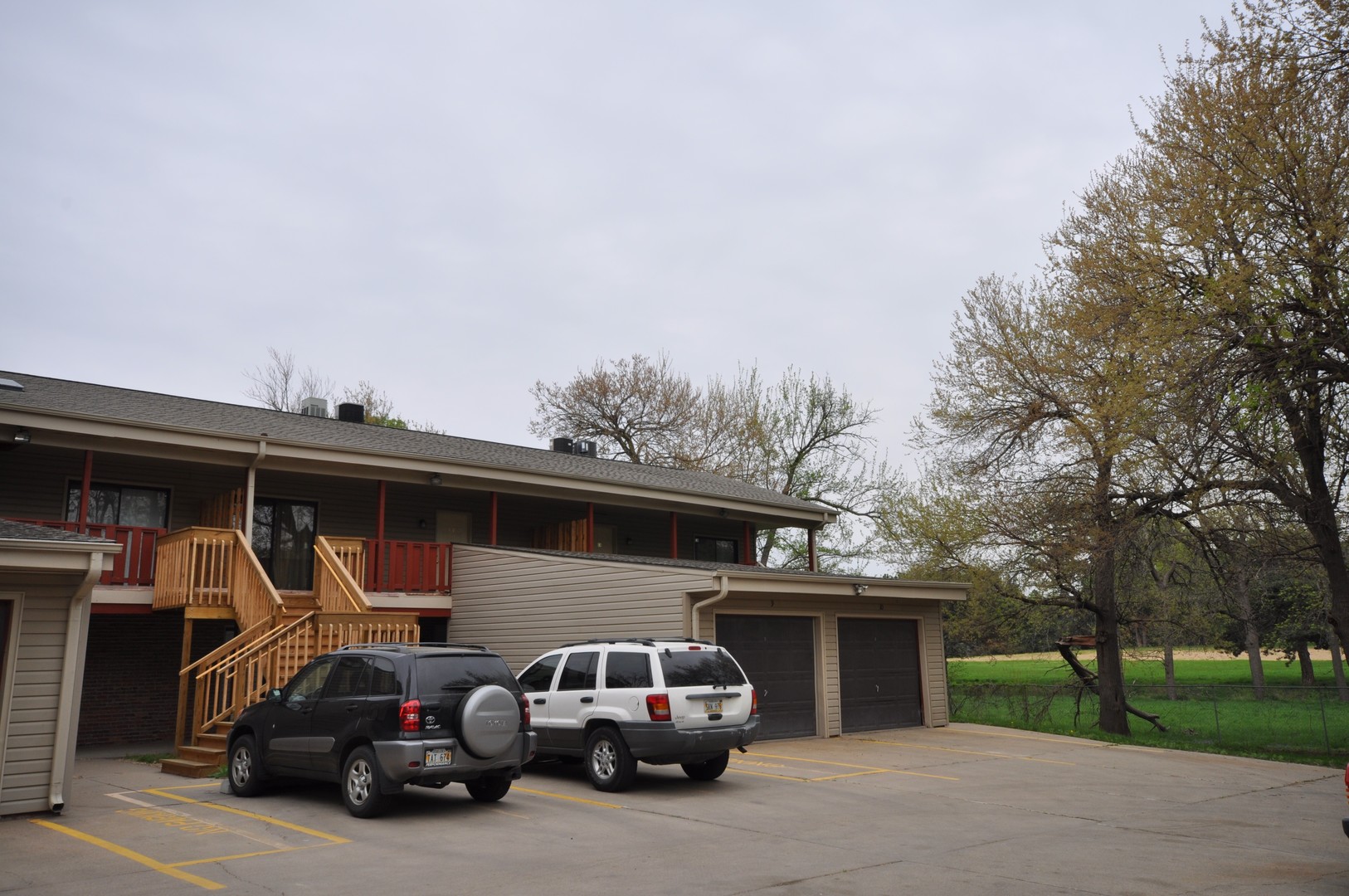 Lincoln Apartment: 3535 Vine St.