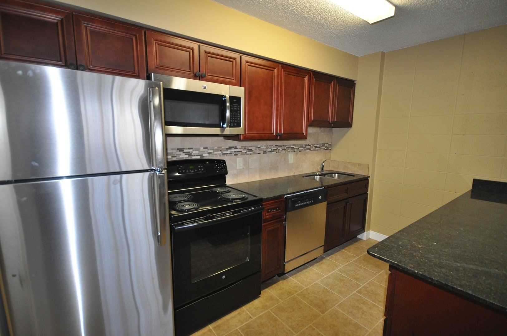 Lincoln Apartment: 601 So. 18th St.