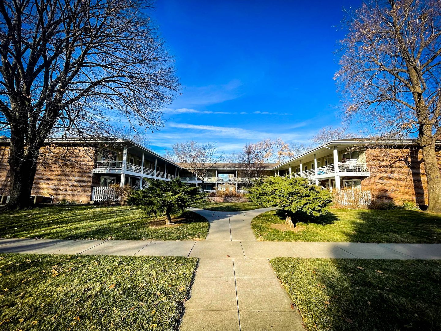 Lincoln Apartment: 1900 F Street