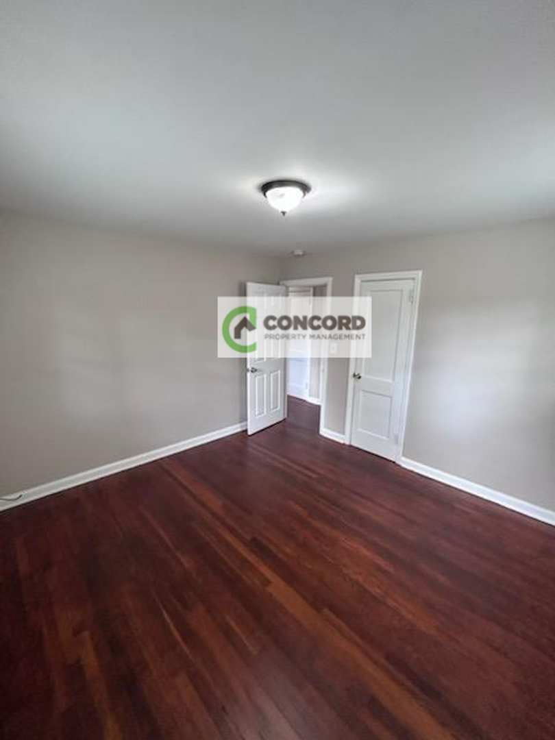 2607 Belmar St, Greensboro, NC 27407