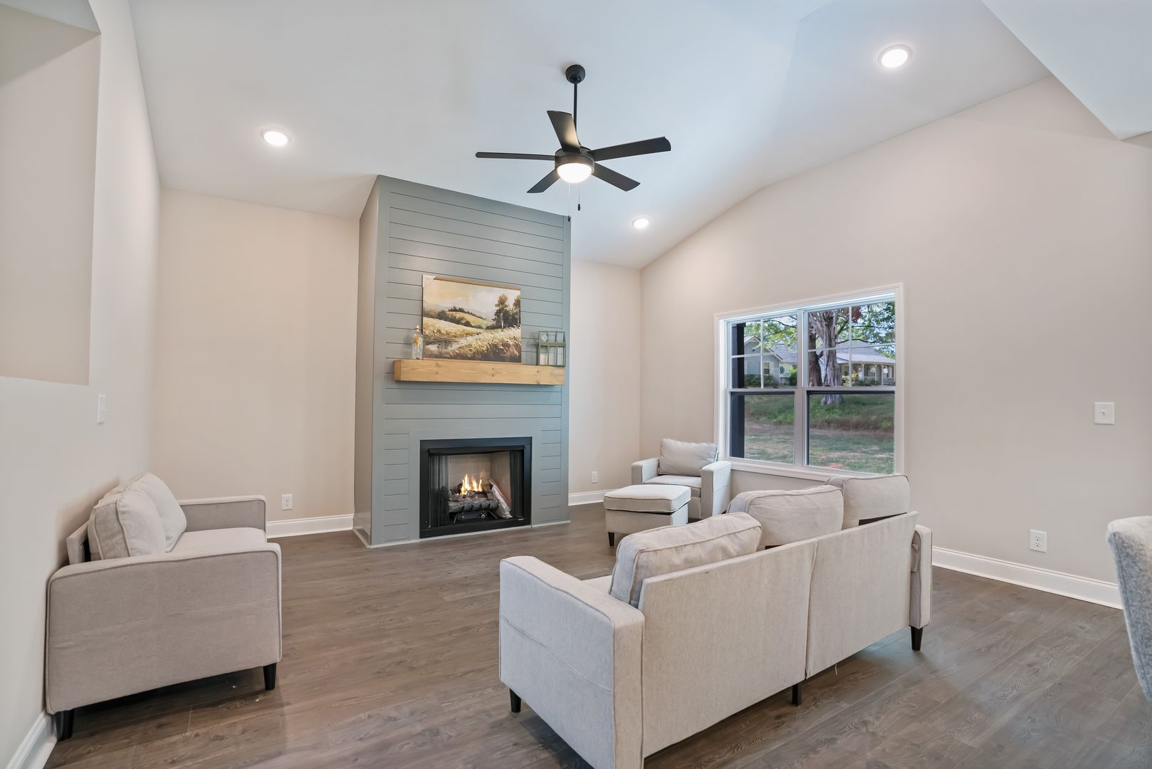Clarksville House: 3601 Westlake Dr