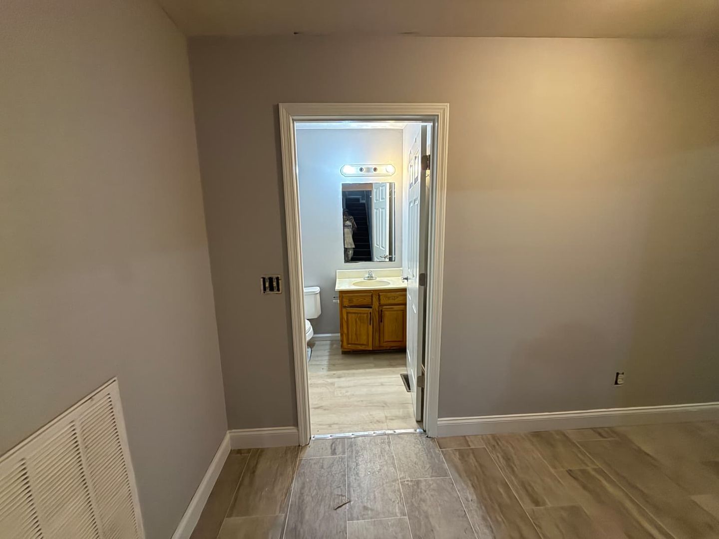 615 5th Ave E Apt B 8 of 12
