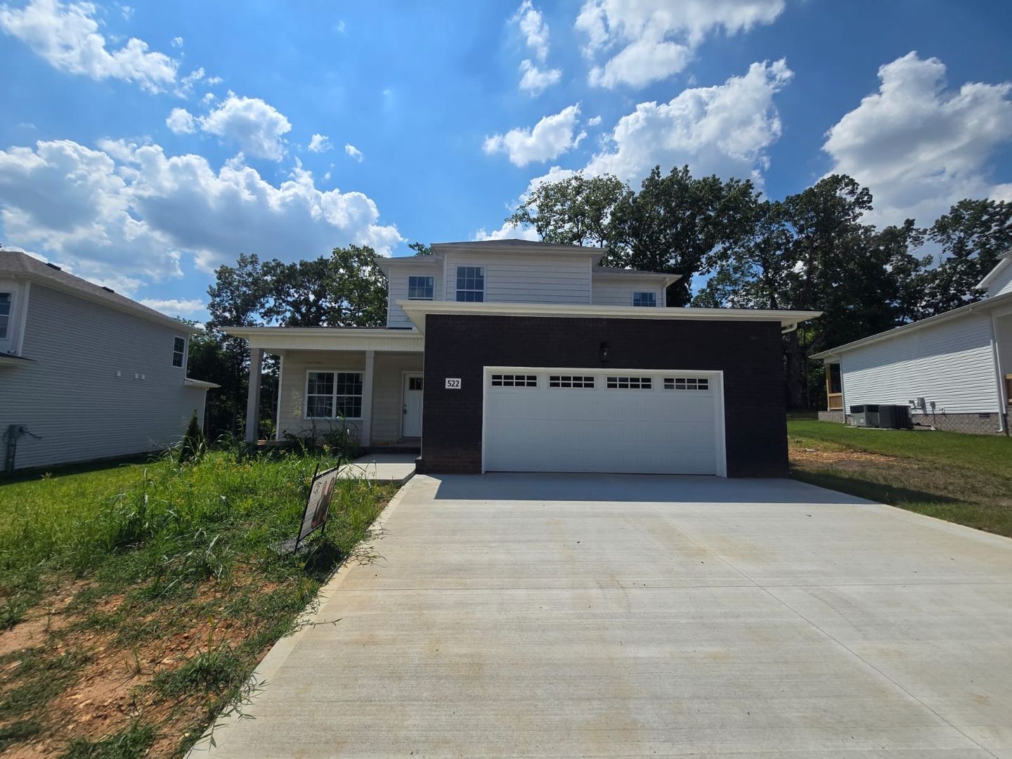 Clarksville House: 522 N Halifax Ct