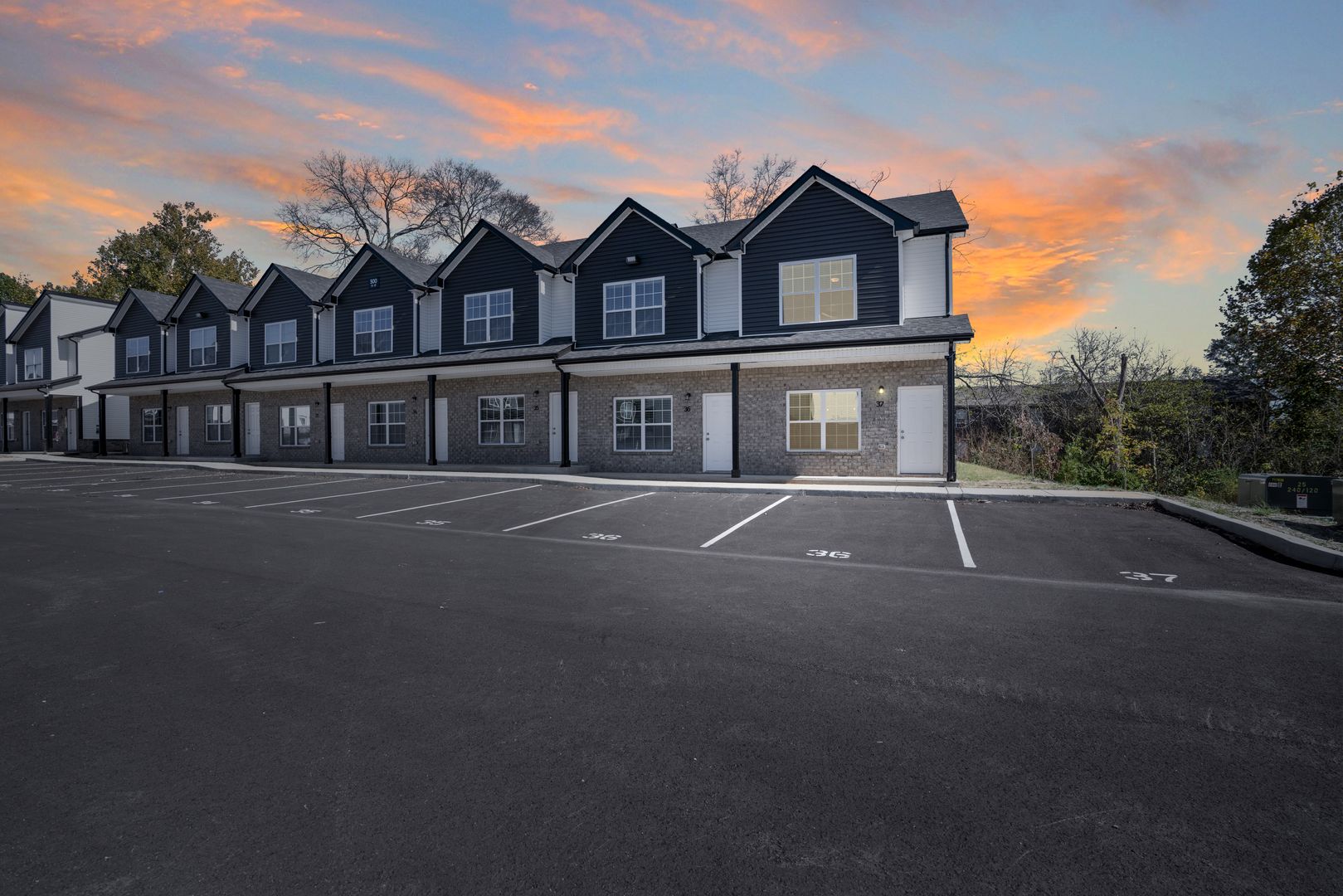 Clarksville Apartment: 2500 Tiny Town Rd