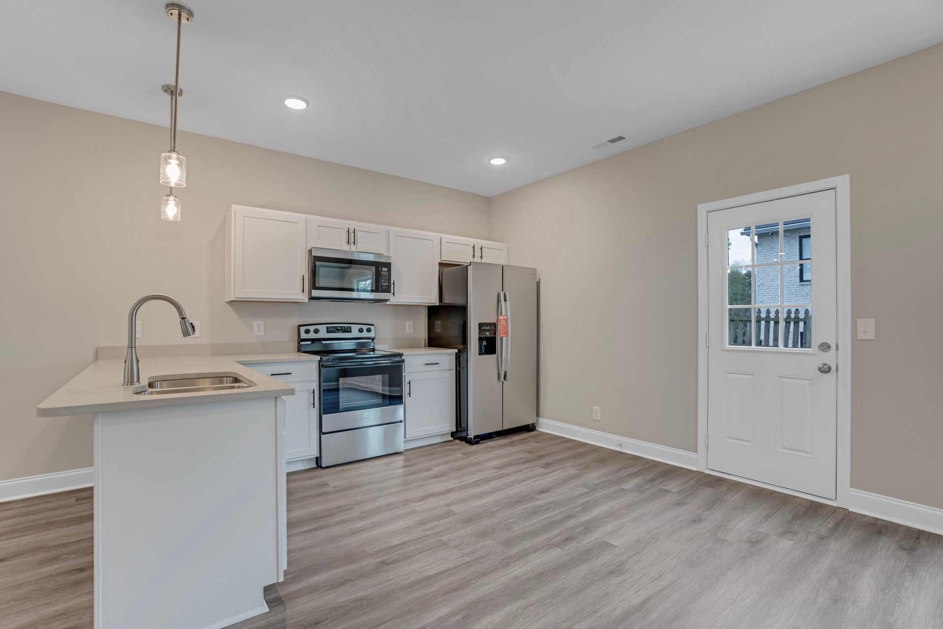 Excell Pointe 2 Bedroom Townhomes 10 of 12