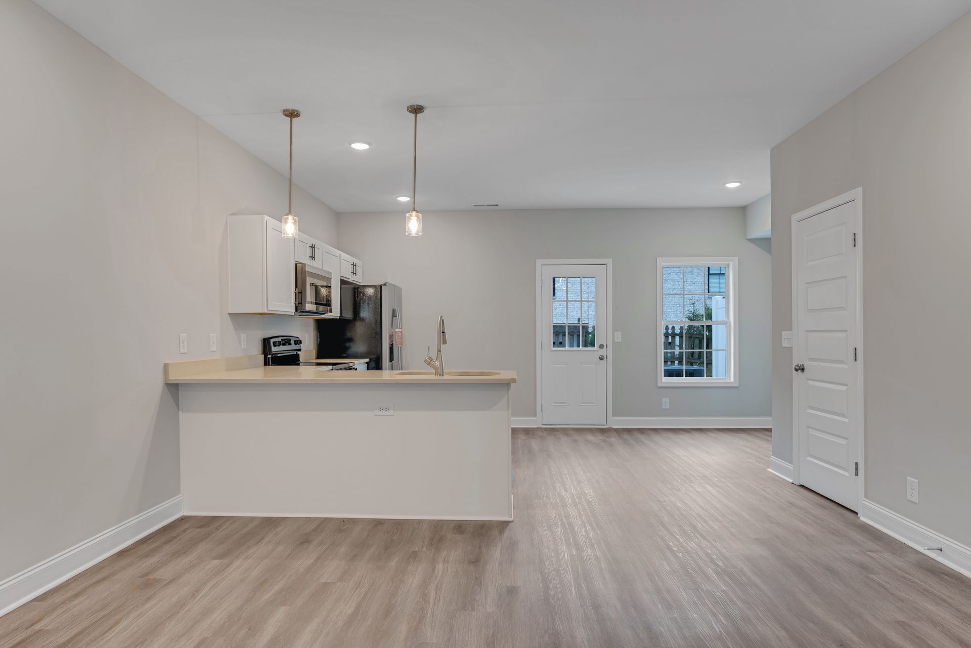 Excell Pointe 2 Bedroom Townhomes 9 of 12