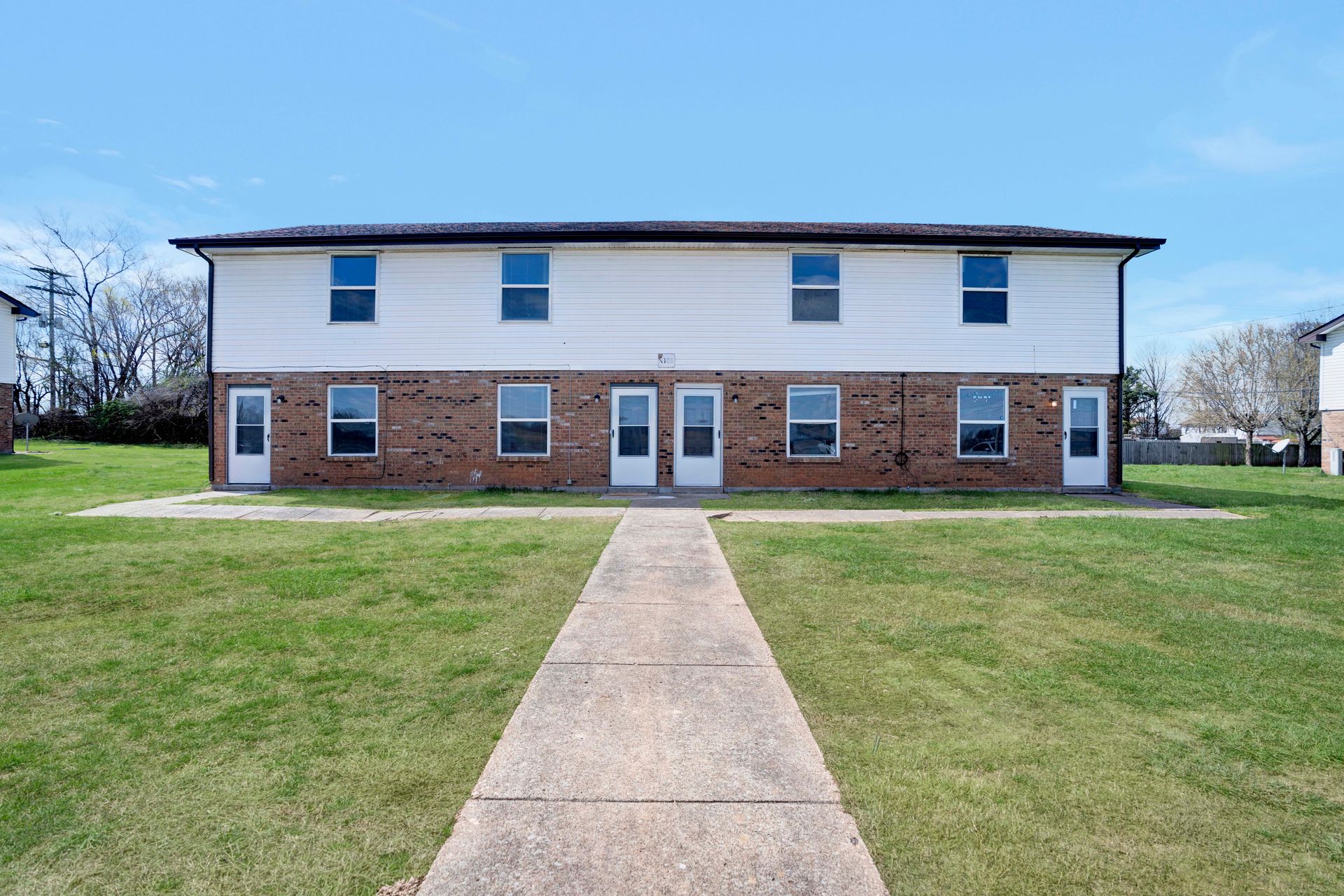 1108 Pembroke Oak Grove Rd 2 of 12