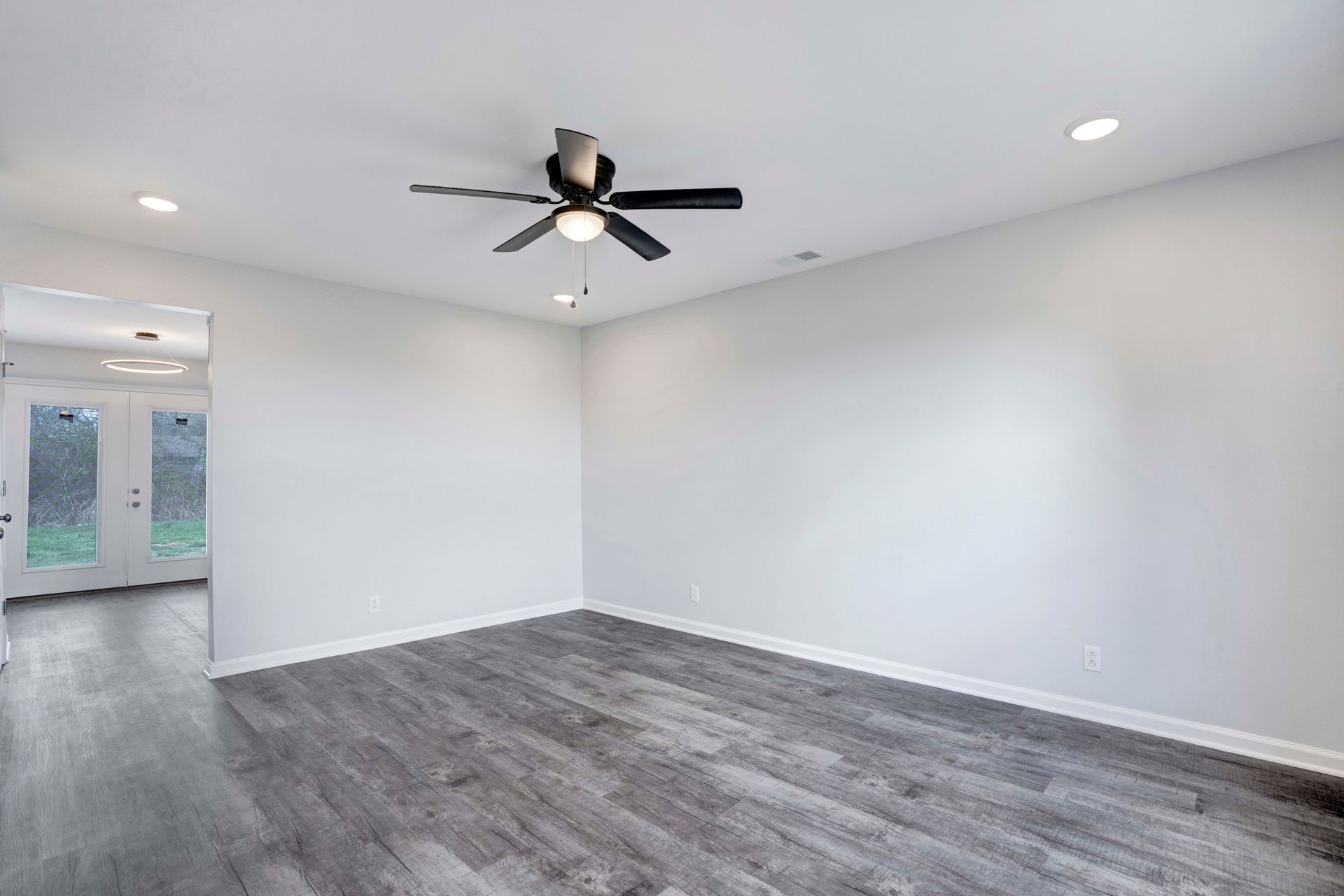 1108 Pembroke Oak Grove Rd 4 of 12