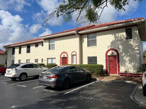 2 Bedroom 2 Bath - Beautiful Corner Townhome W. Hardwood Floors. NO PETS. – photo 1
