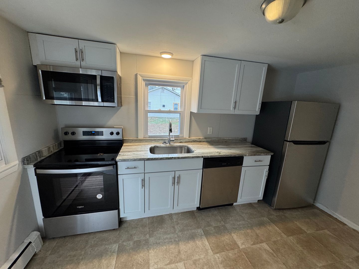 Lee Apartment: 54 Mast Road