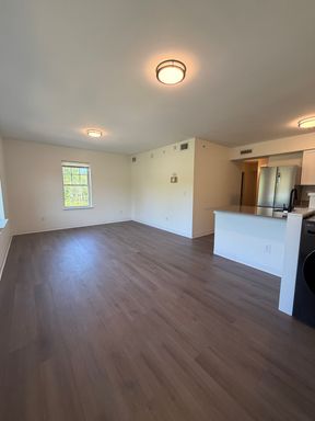 UNH Off-Campus Housing | Rivers Edge Apartments | Individual & Full Apartment Leasing