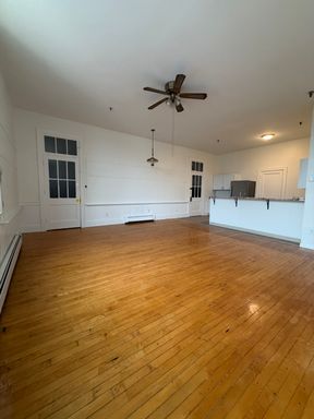 Spacious 2-Bedroom Apartment in Somersworth – Heat Included