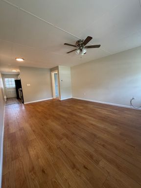 Spacious Updated 3-Bedroom Near Downtown Manchester | Heat & Hot Water Included – photo 1