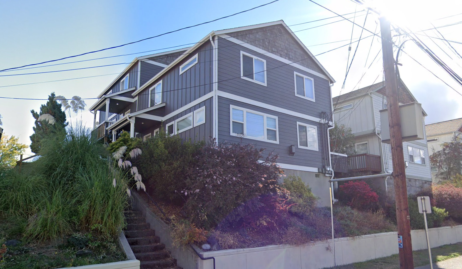 Bremerton House: 1120 Park Ave