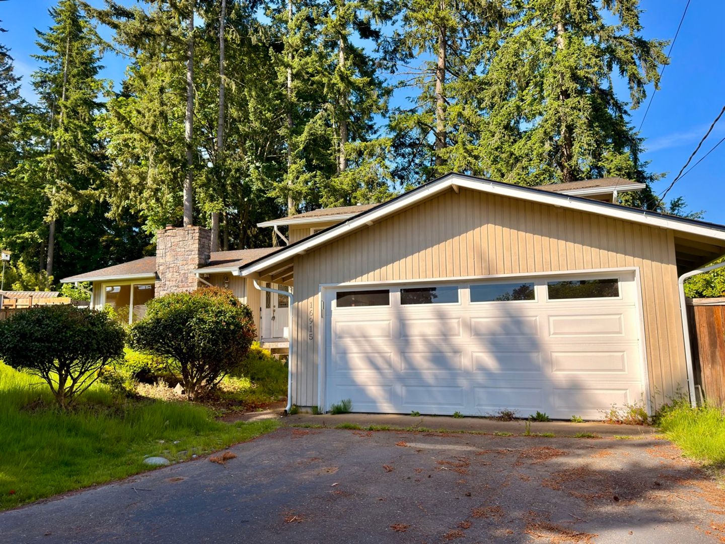 Bellevue House: 16915 NE 22nd PL