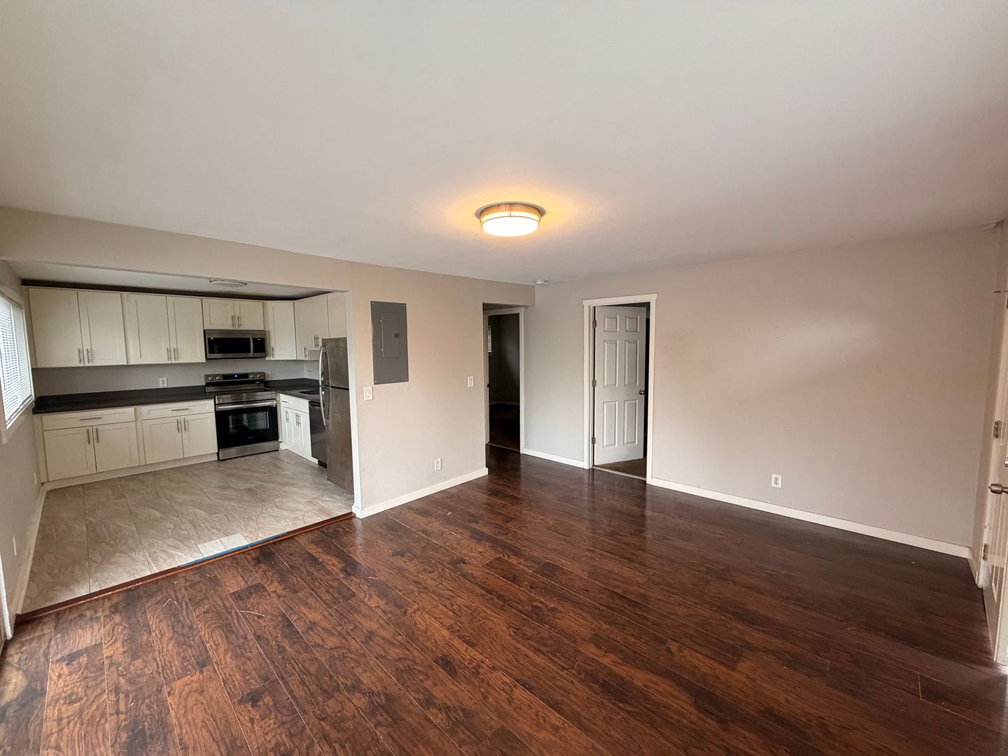 Seattle Apartment: 10025 Des Moines Memorial Drive S