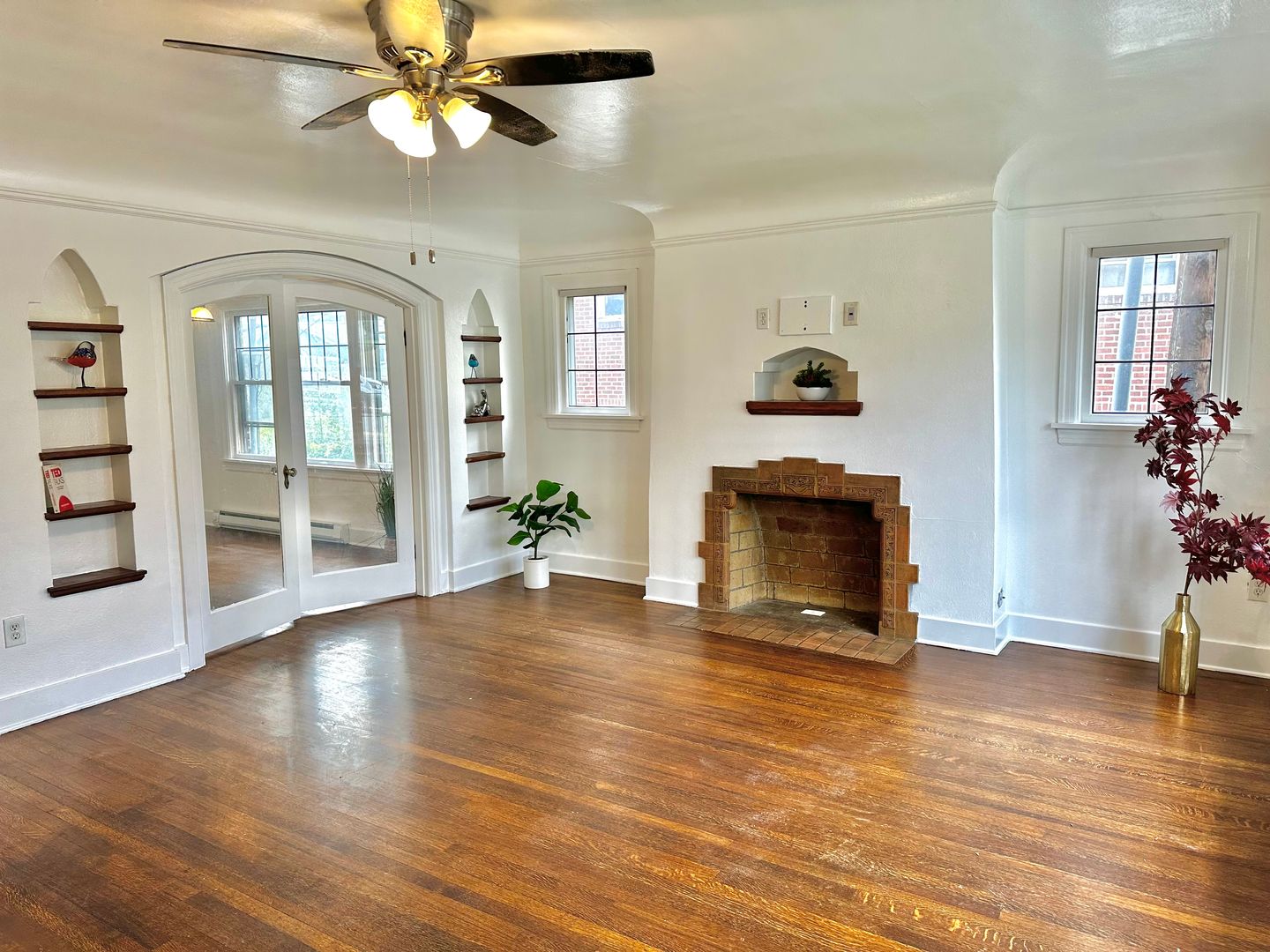 Everett Apartment: 1201 Pacific Avenue