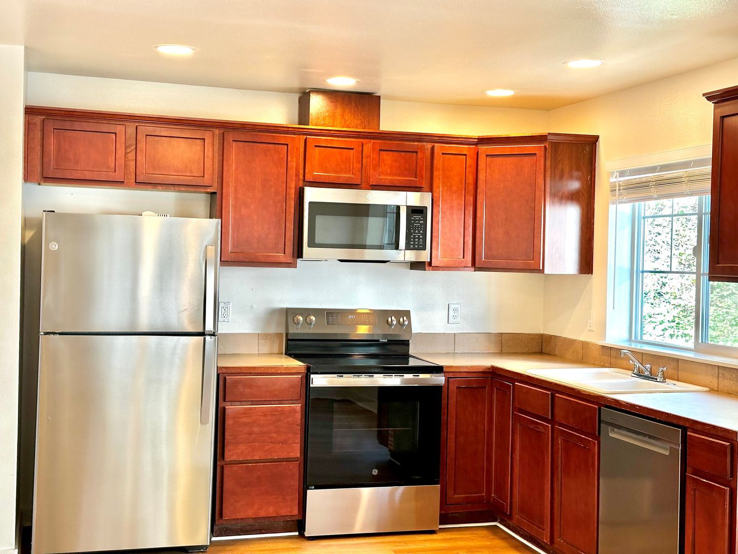 Seattle Apartment: 4218 Pasadena Pl NE