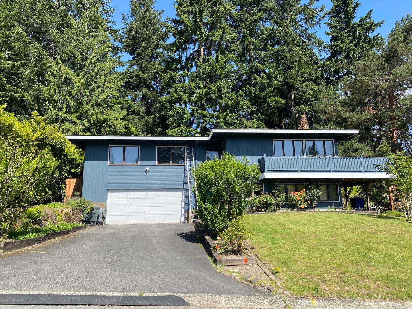 Bellevue House: 2919 129th AVE NE