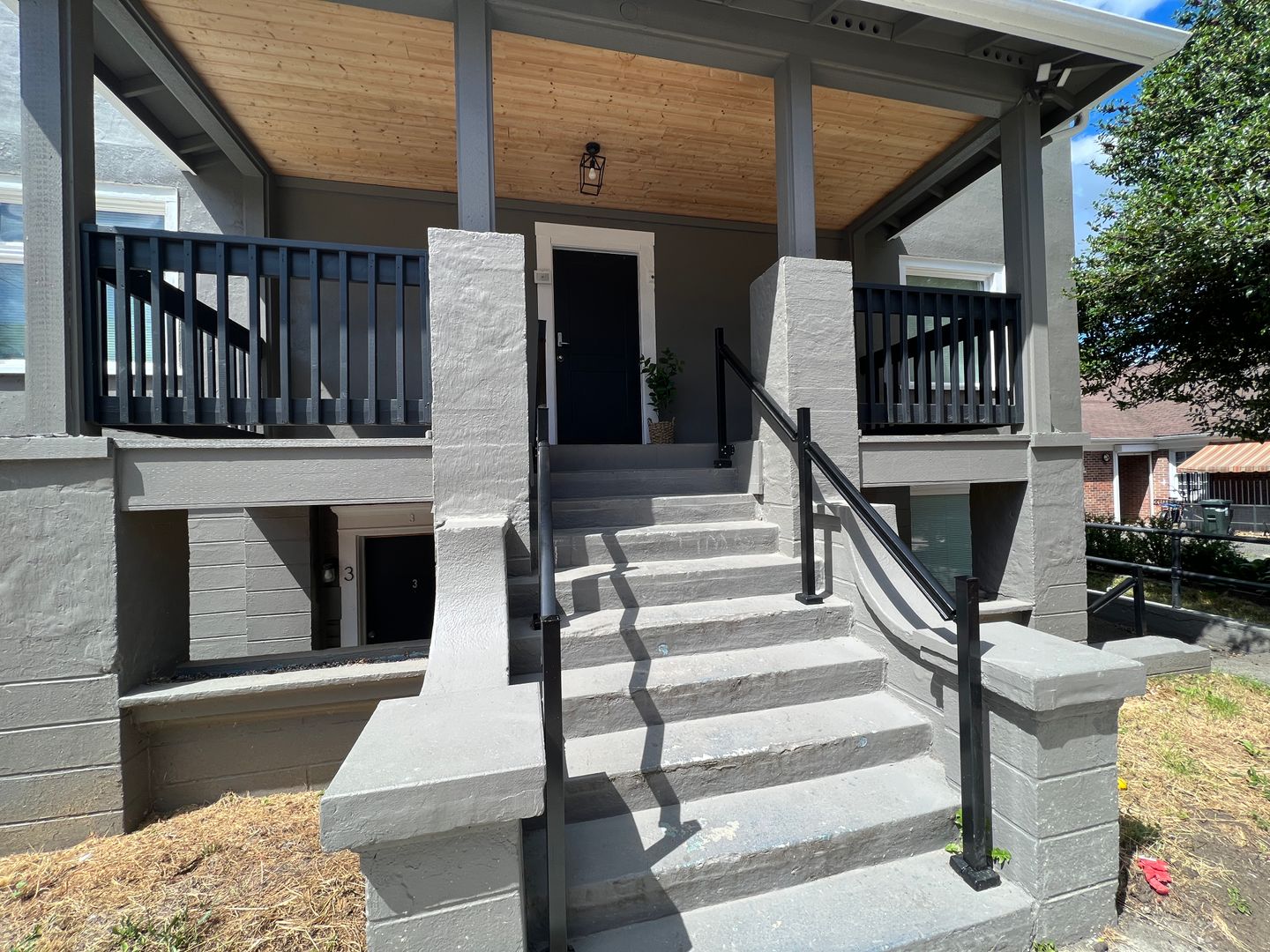 Tacoma Apartment: 1109 S 8th Street