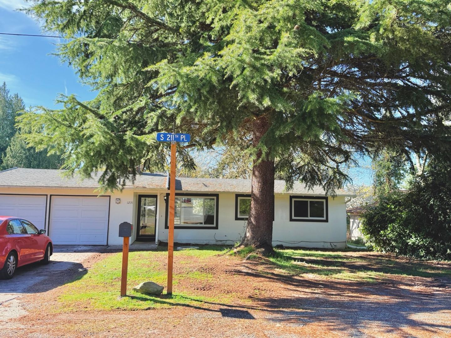 Des Moines House: 1231 S 211th Pl.