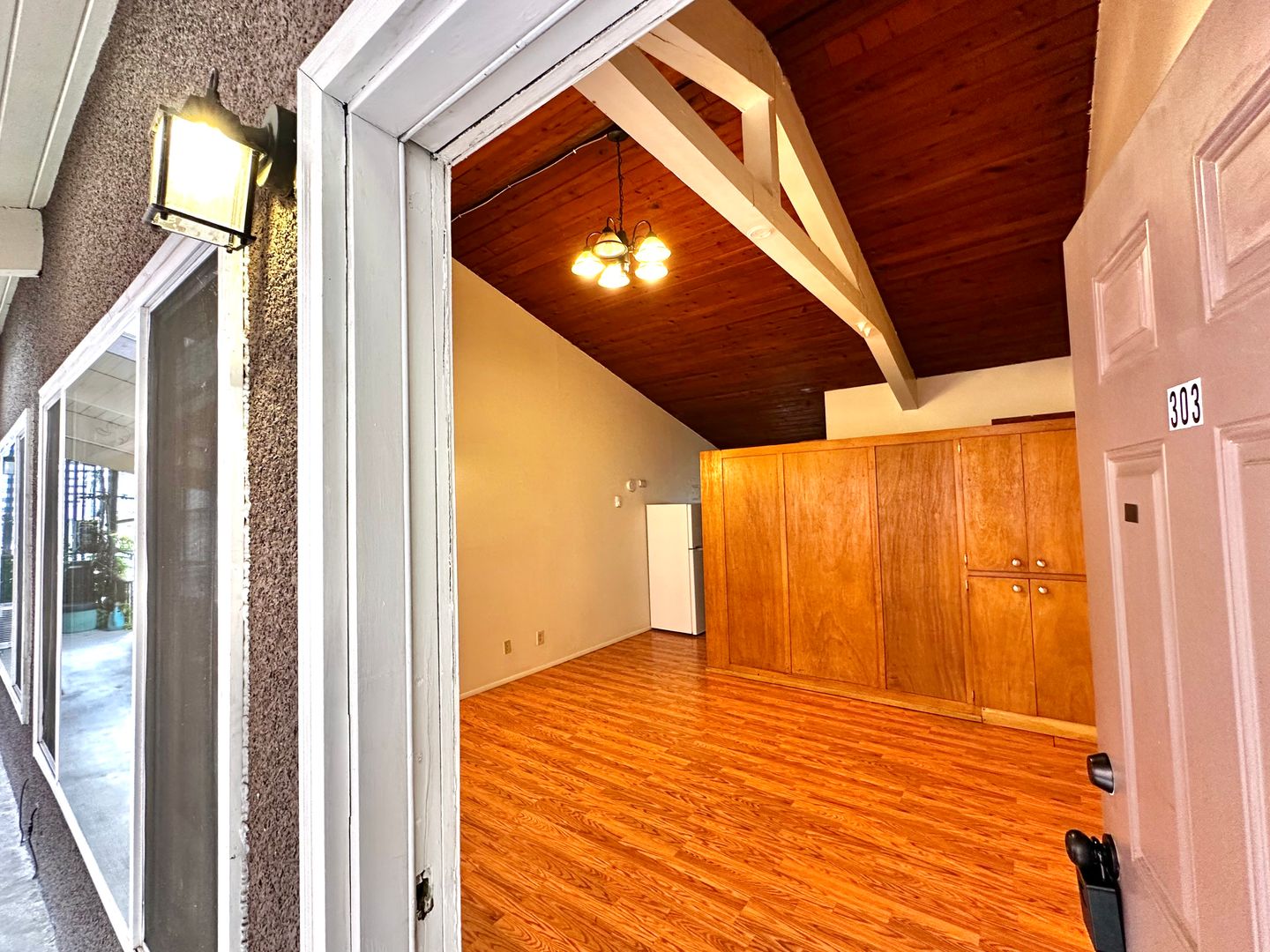 Seattle Apartment: 1718 Summit Ave