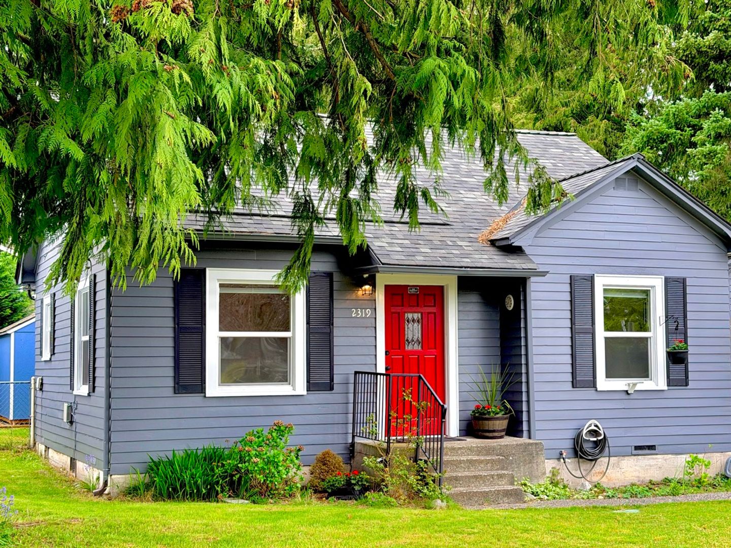 Everett House: 2319 75th Street SE