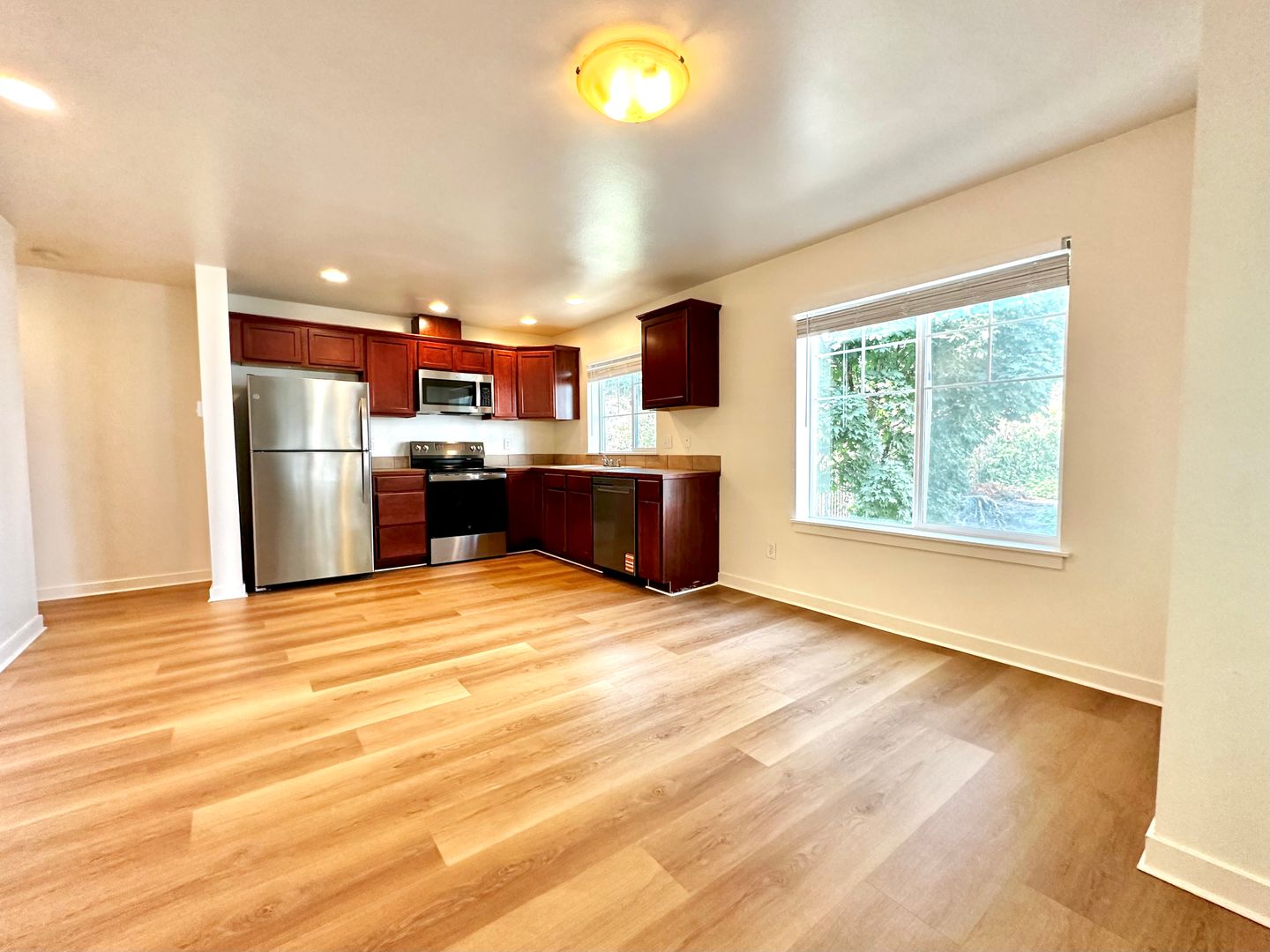 Seattle Apartment: 4218 Pasadena Pl NE
