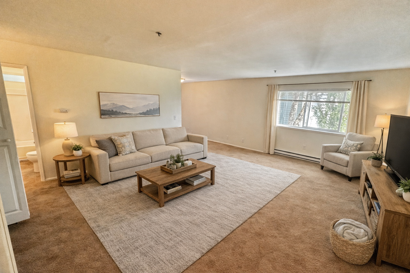 Everett Apartment: 125 W casino RD
