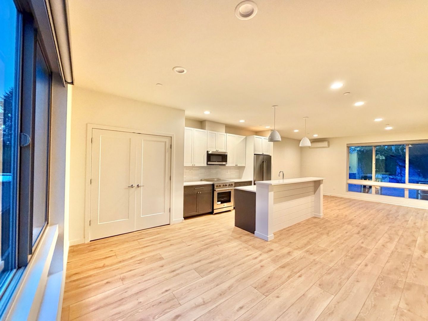 Shoreline House: 18529 Ashworth Ave N